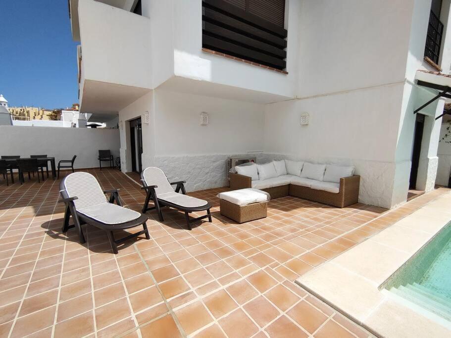 Full Apartment With Private Pool 埃斯特波纳 外观 照片