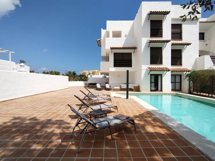 Full Apartment With Private Pool 埃斯特波纳 外观 照片